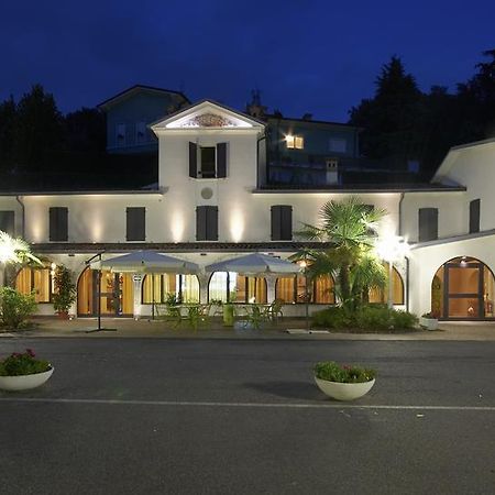Hotel Ristorante La Grotta Castiglione Delle Stiviere Exterior foto
