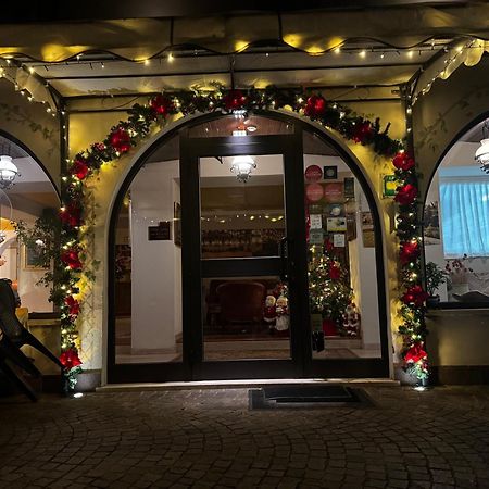Hotel Ristorante La Grotta Castiglione Delle Stiviere Exterior foto