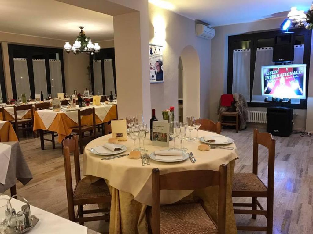 Hotel Ristorante La Grotta Castiglione Delle Stiviere Exterior foto