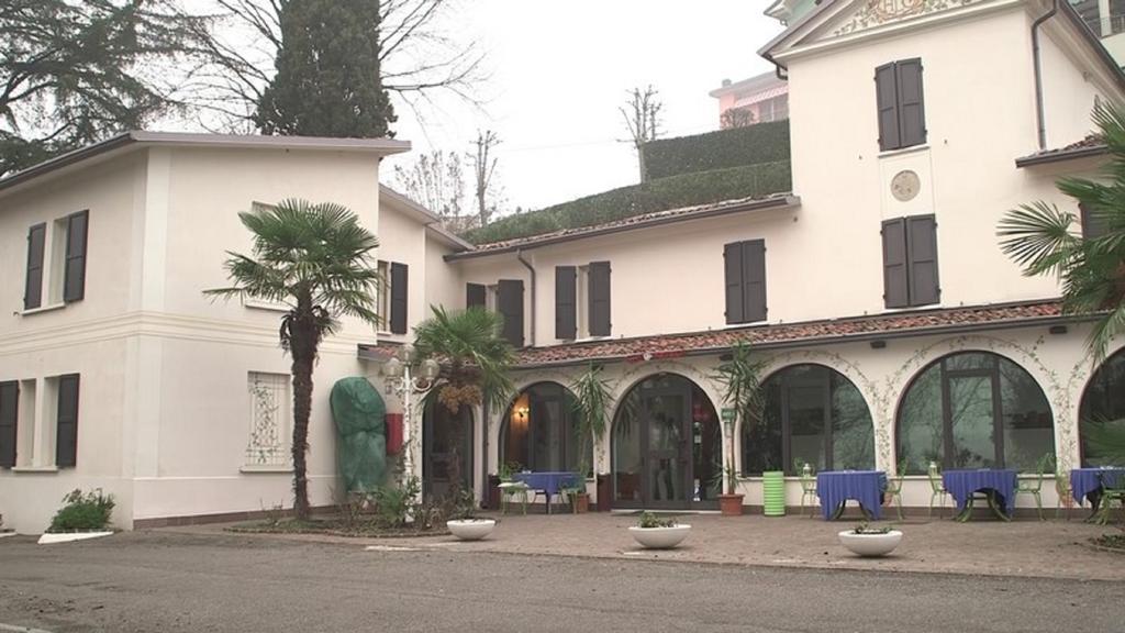 Hotel Ristorante La Grotta Castiglione Delle Stiviere Exterior foto